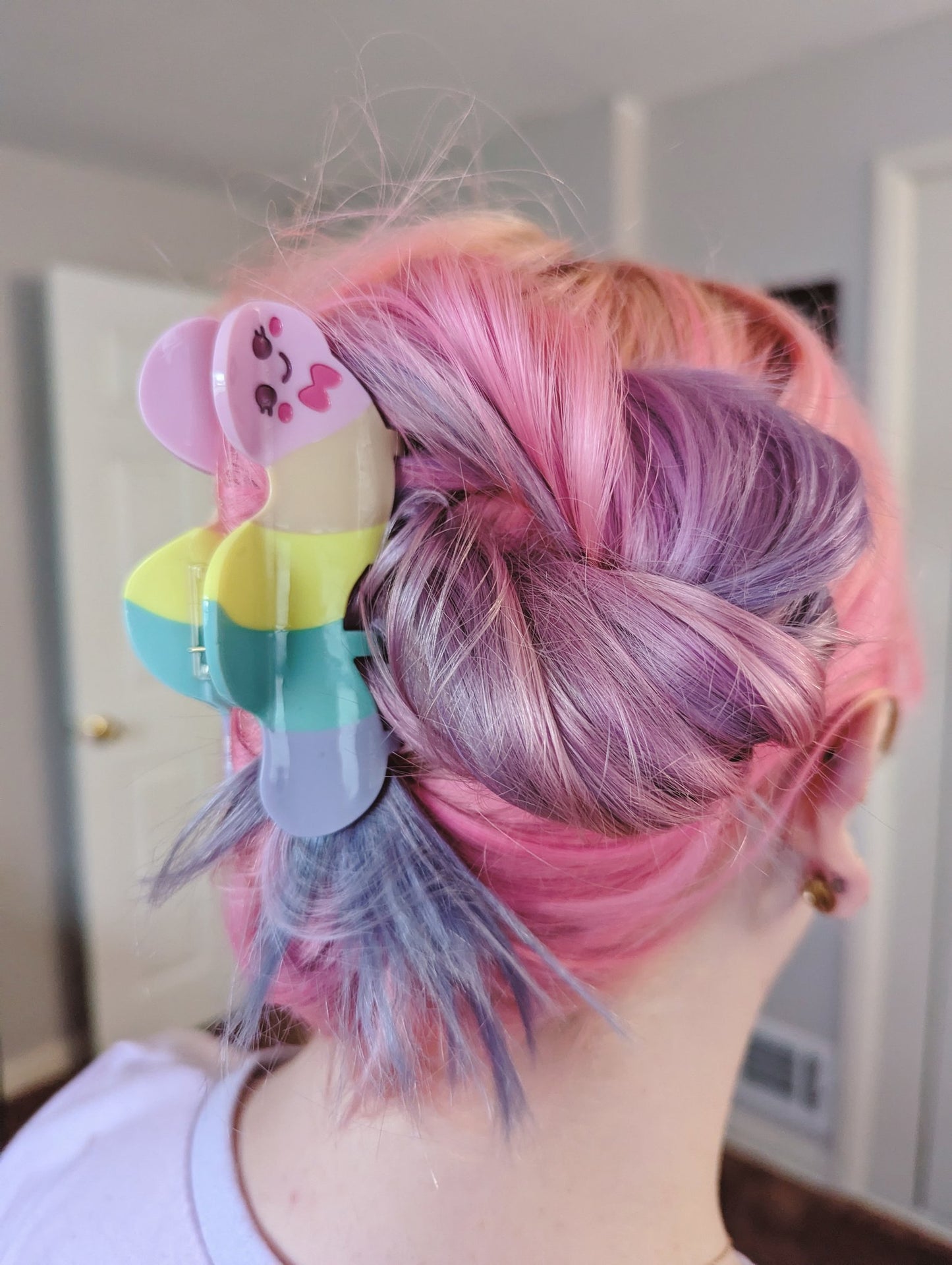 Wormy hairclip