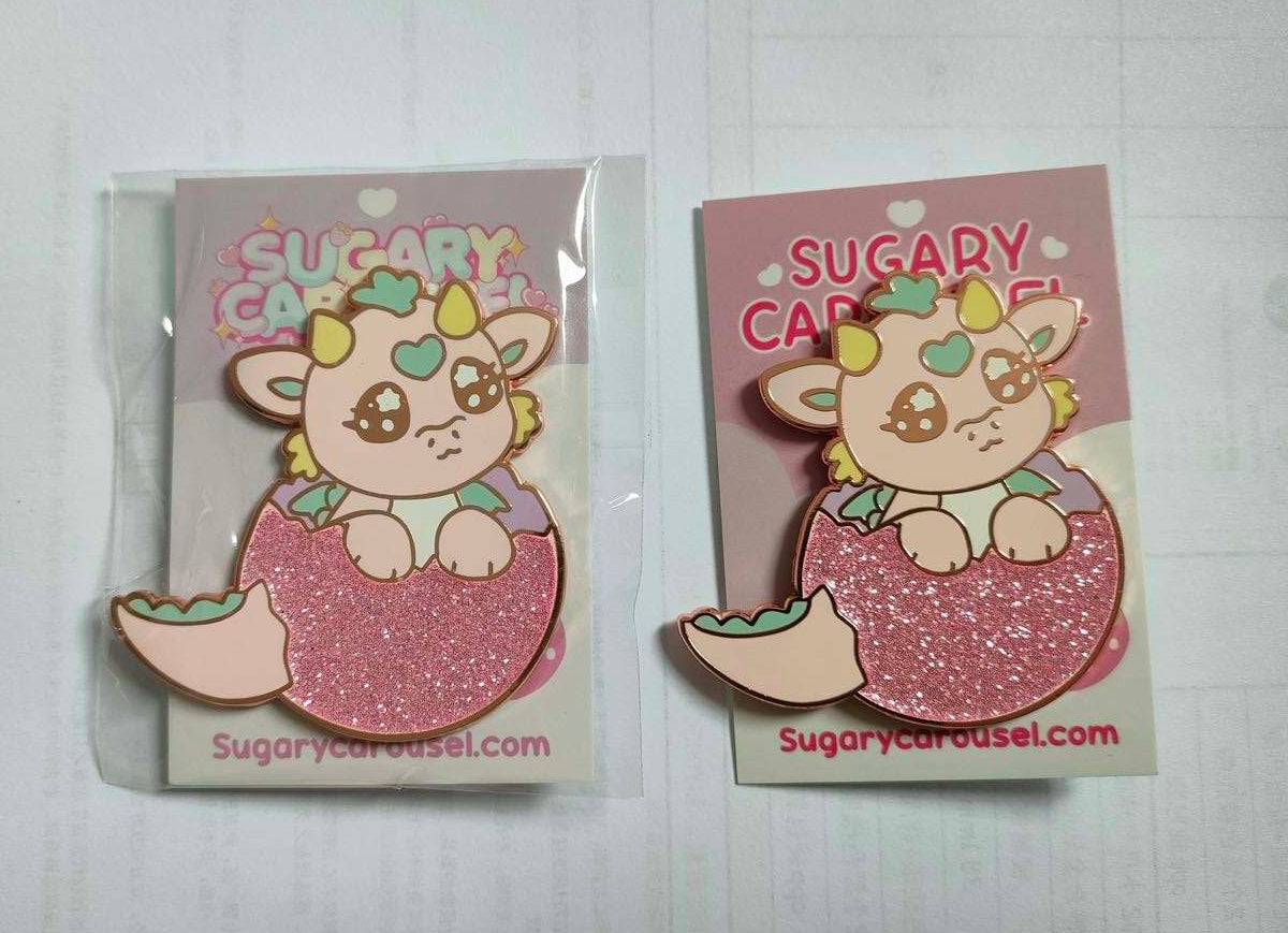 Dreampuff glitter enamel pin